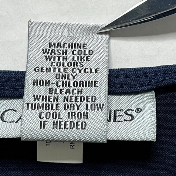 Catherines 2X Top V Neck Pleat Front Sleeveless Sheer Lightweight Navy - Picture 5 of 8